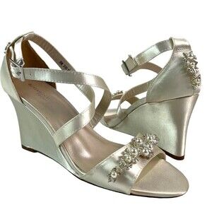Benjamin Walk Touch ups Embellished Jenna Wedge Sandal 9 Shoes Jeweled Wedding